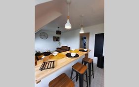Bel appartement idéalement situé&petite vue mer