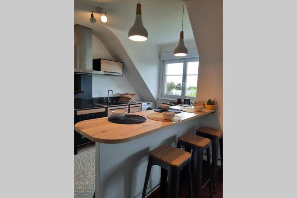 Bel appartement idéalement situé&petite vue mer Cancale Extérieur photo